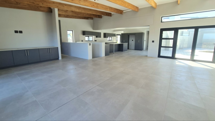 4 Bedroom Property for Sale in Whale Rock Western Cape